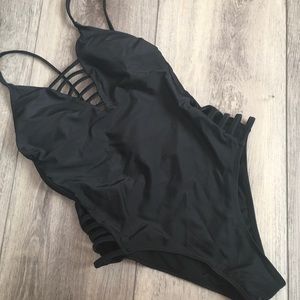 Black strappy one piece swimsuit sz small